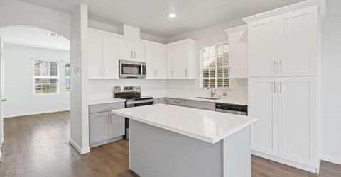 8167 Weeping Willow Ln, Sacramento, CA 95828 Photo