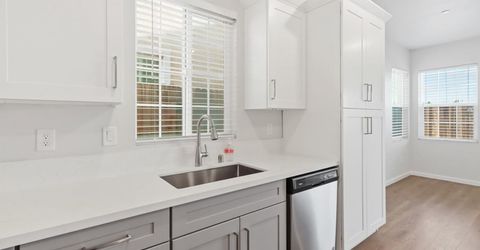 8167 Weeping Willow Ln, Sacramento, CA 95828 Photo