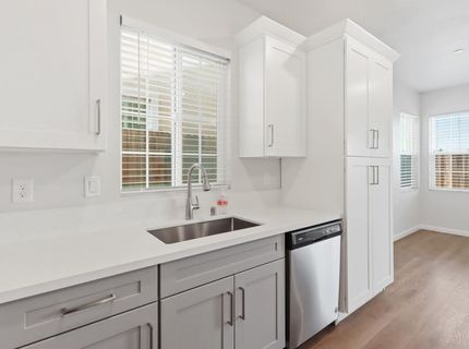 8167 Weeping Willow Ln, Sacramento, CA 95828 Photo