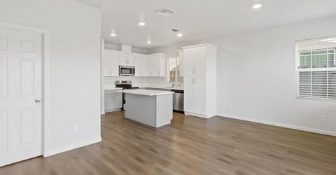 8167 Weeping Willow Ln, Sacramento, CA 95828 Photo