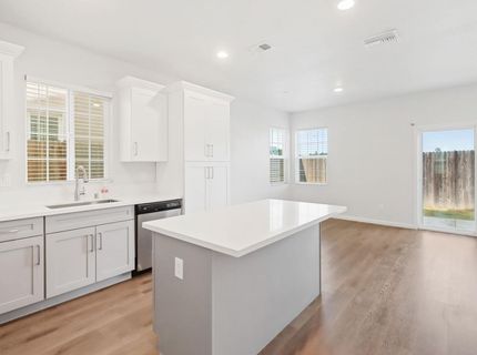 8167 Weeping Willow Ln, Sacramento, CA 95828 Photo