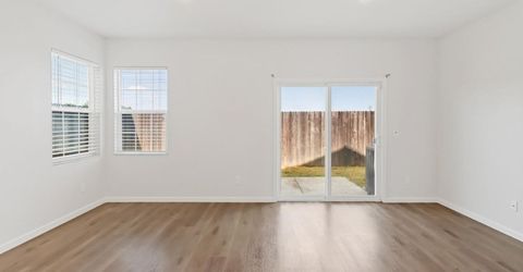 8167 Weeping Willow Ln, Sacramento, CA 95828 Photo