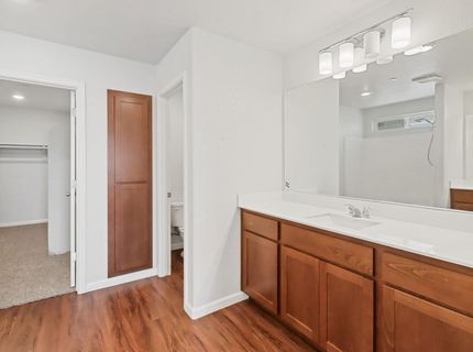 8167 Weeping Willow Ln, Sacramento, CA 95828 Photo