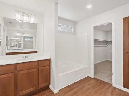 8167 Weeping Willow Ln, Sacramento, CA 95828 Photo