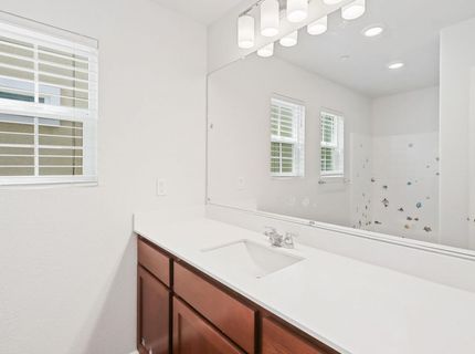 8167 Weeping Willow Ln, Sacramento, CA 95828 Photo