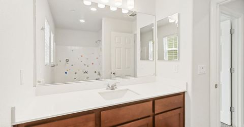 8167 Weeping Willow Ln, Sacramento, CA 95828 Photo