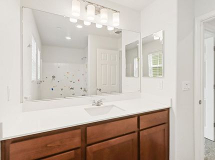 8167 Weeping Willow Ln, Sacramento, CA 95828 Photo