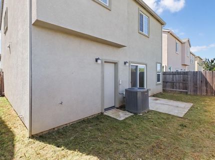 8167 Weeping Willow Ln, Sacramento, CA 95828 Photo