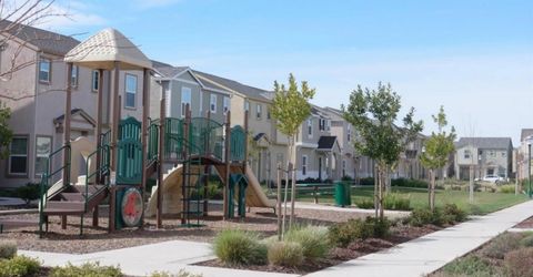 8167 Weeping Willow Ln, Sacramento, CA 95828 Photo