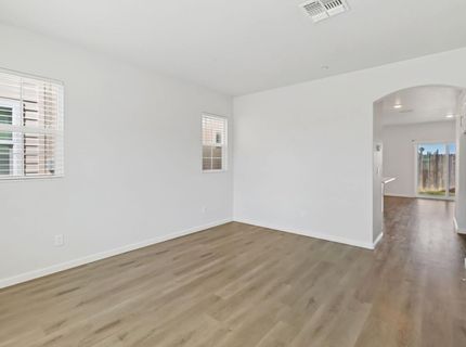 8167 Weeping Willow Ln, Sacramento, CA 95828 Photo