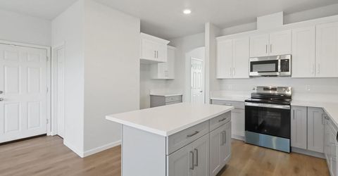 8167 Weeping Willow Ln, Sacramento, CA 95828 Photo