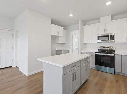 8167 Weeping Willow Ln, Sacramento, CA 95828 Photo