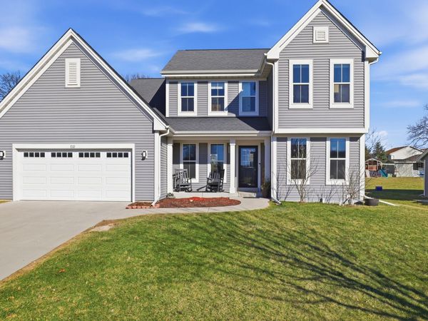 717 Chadwick Dr, Watertown, WI 53094