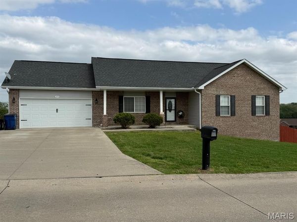 233 Oak Meadow Drive , Jackson, MO 63755