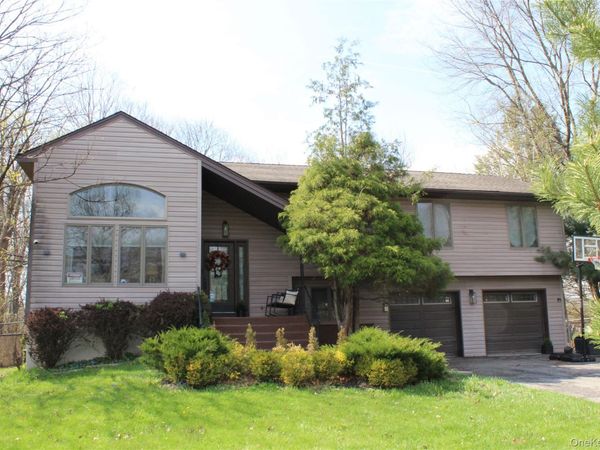 1 San Giacomo Drive, New Windsor, NY 12553