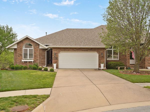 378 E Degraffenreid Street , Springfield, MO 65810