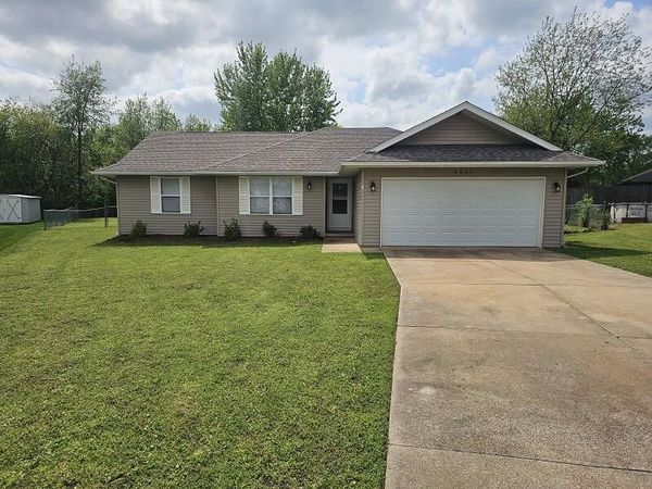 3253 S Christy Place , Springfield, MO 65807
