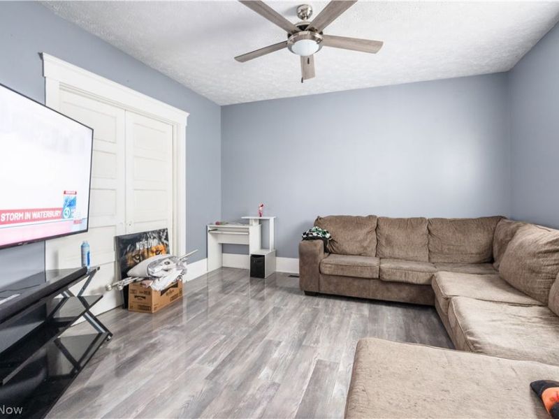 354 Clarendon Avenue NW, Canton, OH 44708 Photo 4