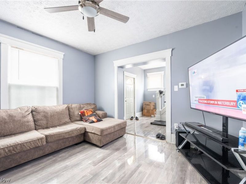 354 Clarendon Avenue NW, Canton, OH 44708 Photo 5