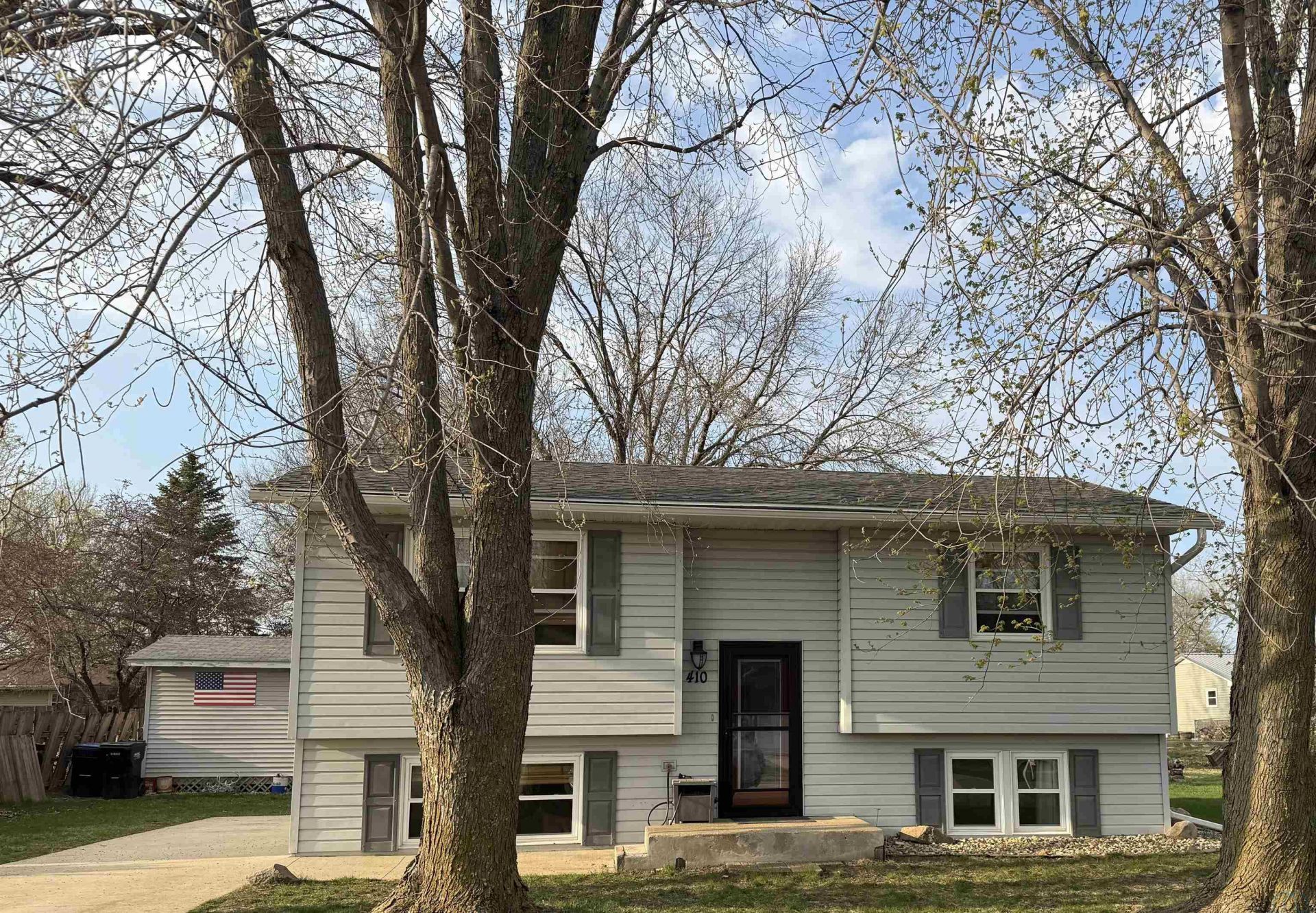 410 Valley View Dr, Cherokee, IA 51012 Main Photo