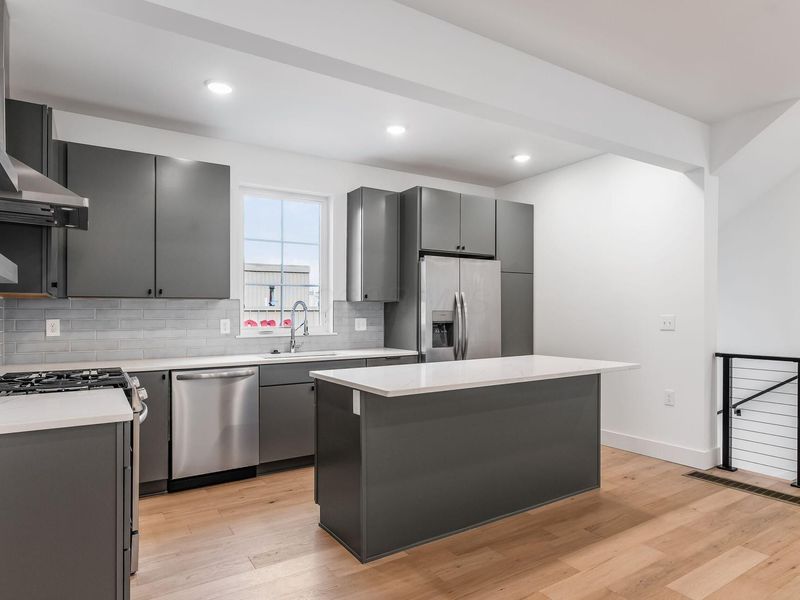 110 E Lafayette Street, Columbus, OH 43215 Photo 4