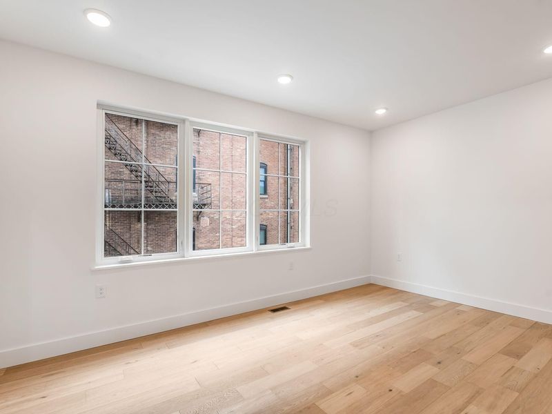 110 E Lafayette Street, Columbus, OH 43215 Photo 6