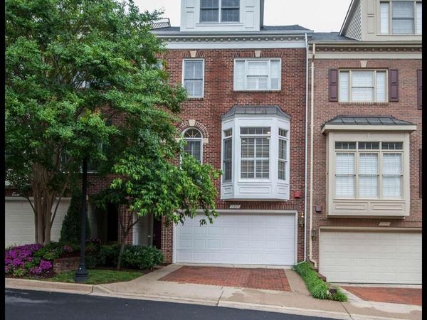 2217 N OAK COURT, ARLINGTON, VA 22209