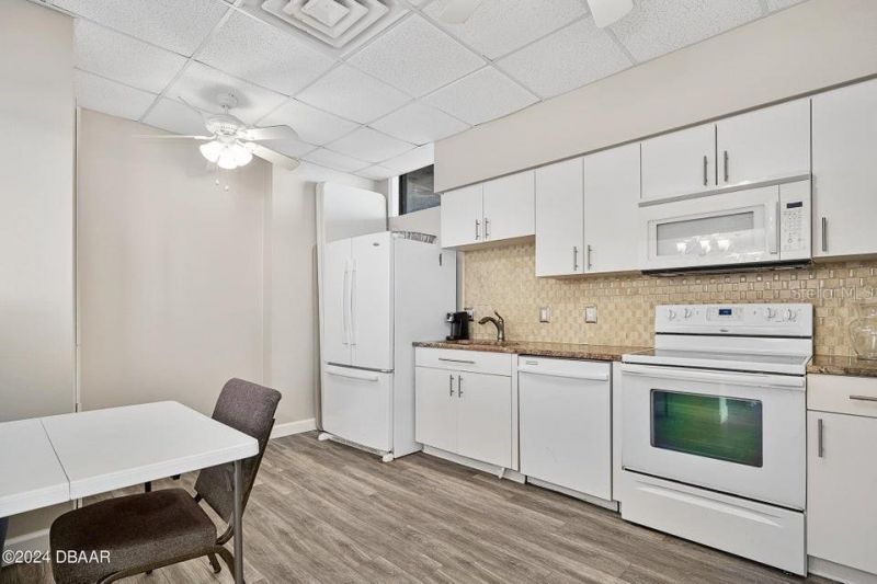 2828 N Atlantic Avenue, Unit 604, Daytona Beach, FL 32118 Photo