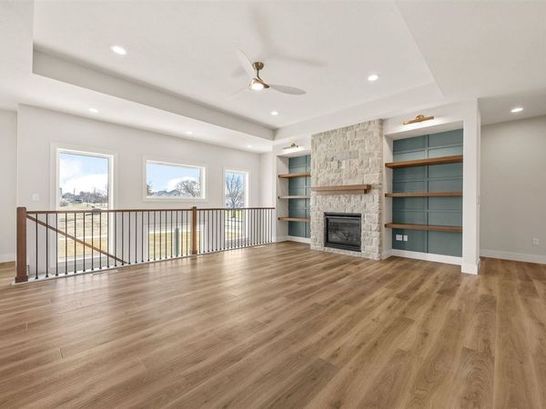 980 17th Ave SW, Mt Vernon, IA 52314