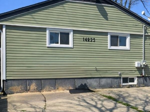 14825 Maplewood Avenue , Harvey, IL 60426