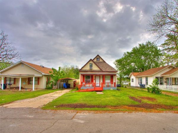 909 N McKinley Avenue, Shawnee, OK 74801