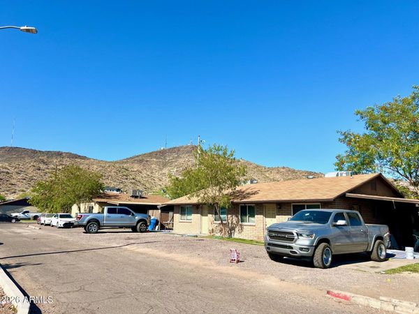 1615 W DESERT COVE Avenue, Phoenix, AZ 85029