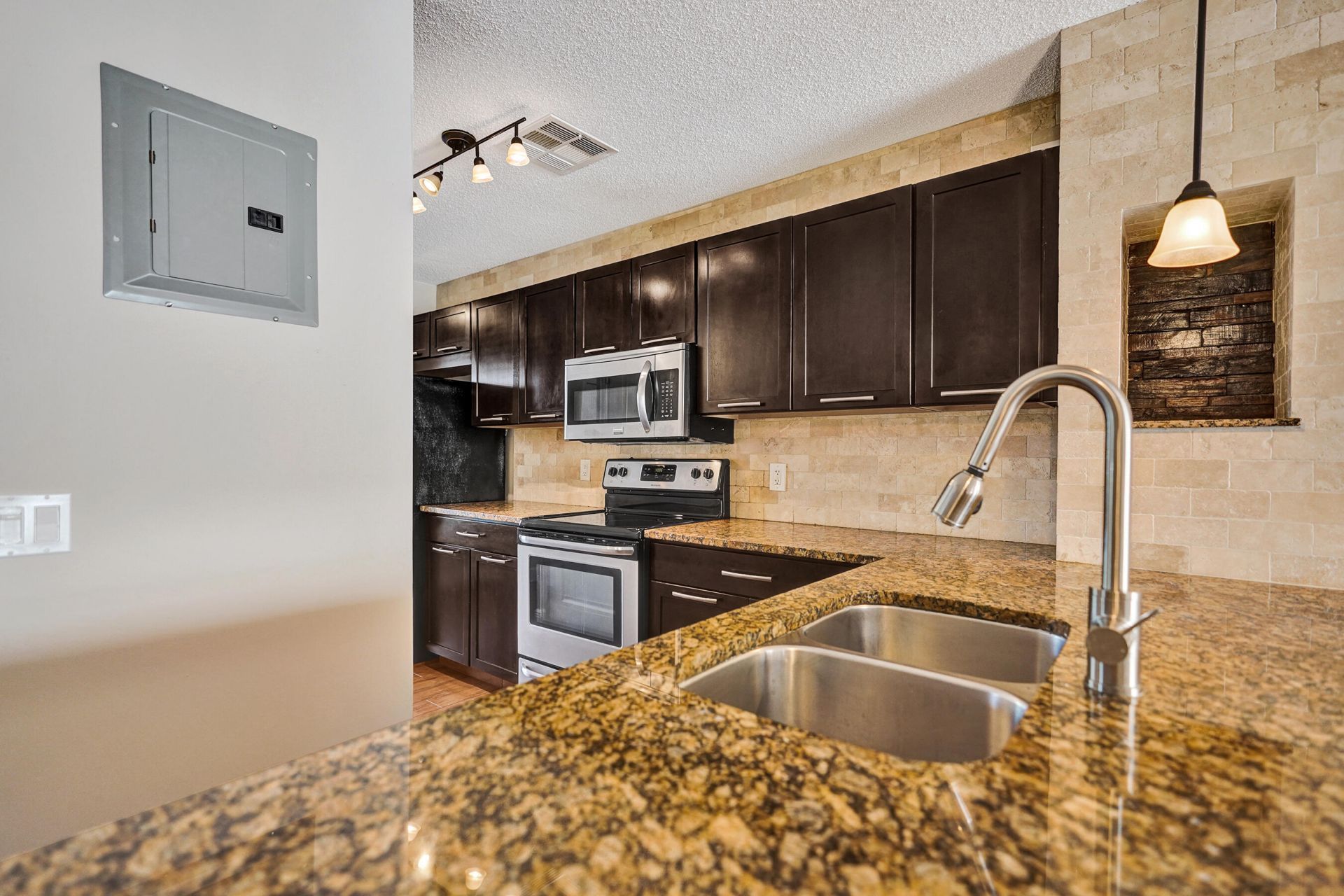 1140 Boxwood Drive, Unit 102, Delray Beach, FL 33445 Photo