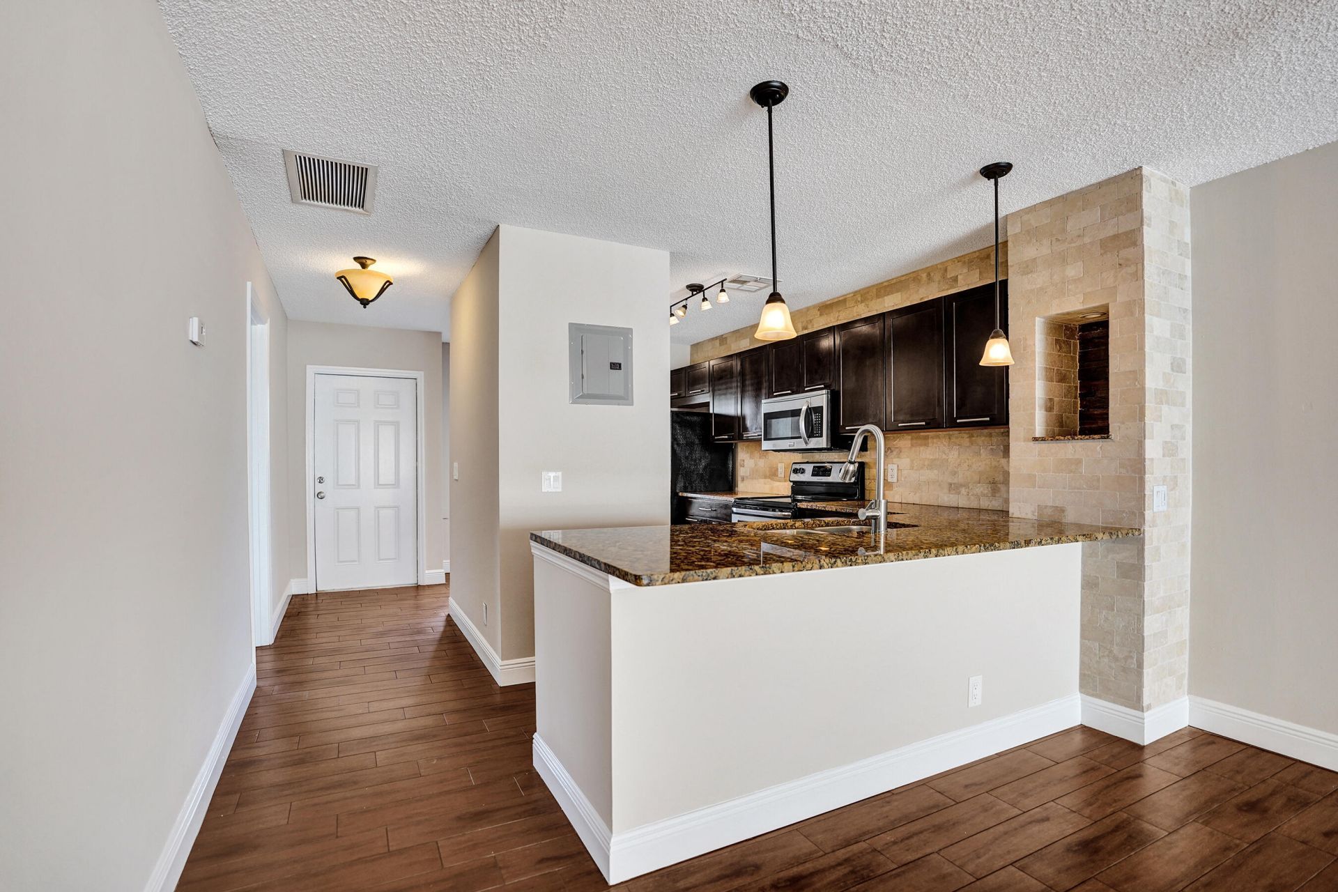 1140 Boxwood Drive, Unit 102, Delray Beach, FL 33445 Photo