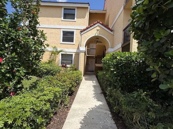 5721 Riverside Drive, Unit 301b5, Coral Springs, FL 33067