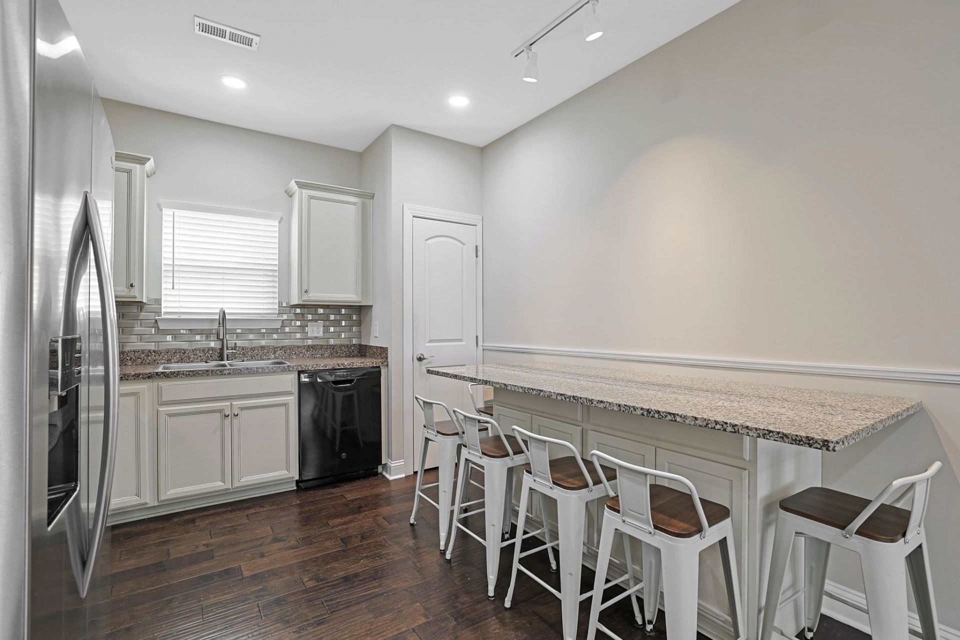 1407 Ferney Dr. Photo 7