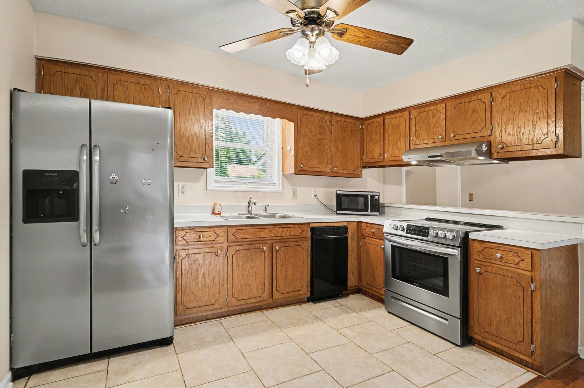 704 Wendy Ln. Photo 10