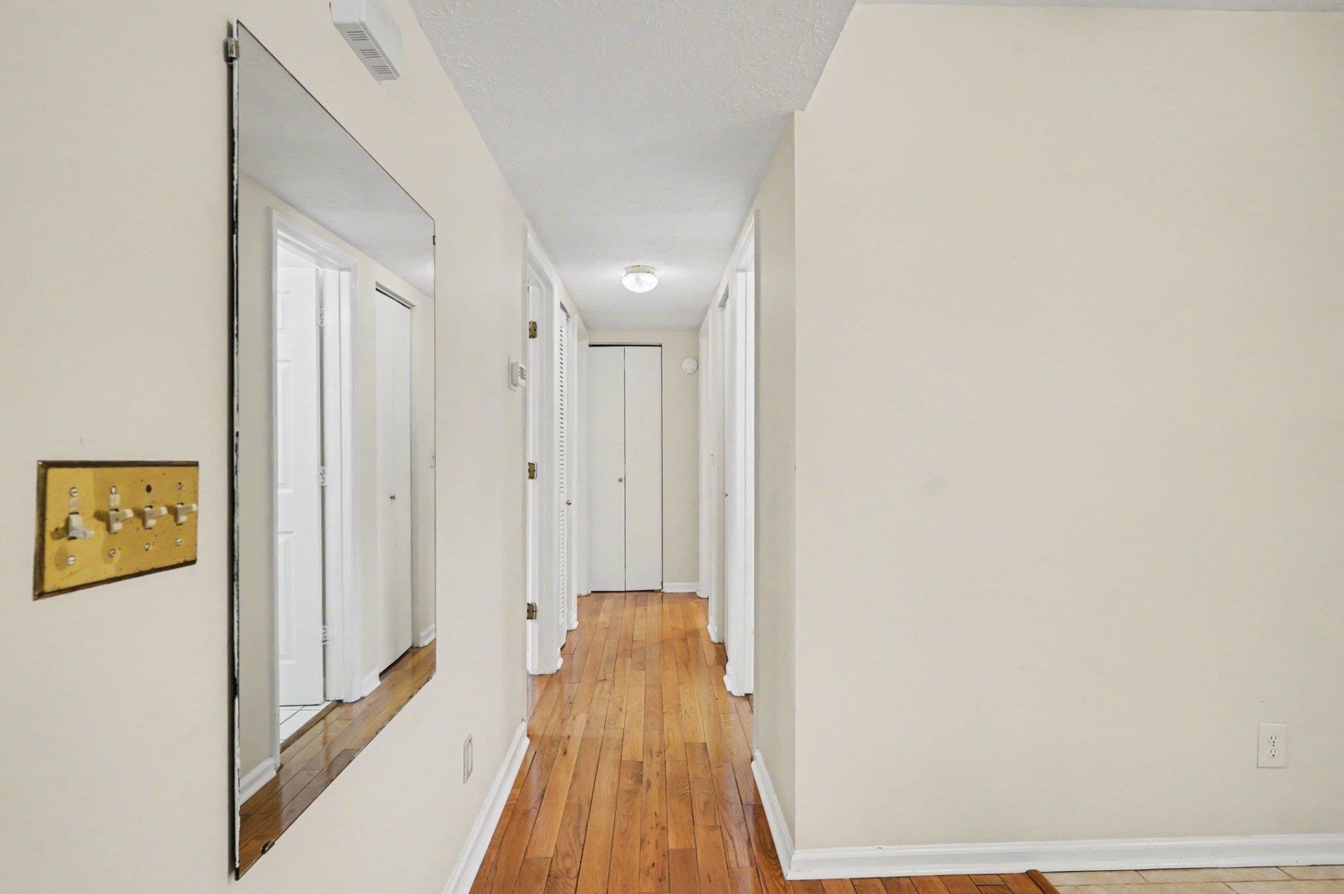 704 Wendy Ln. Photo 11