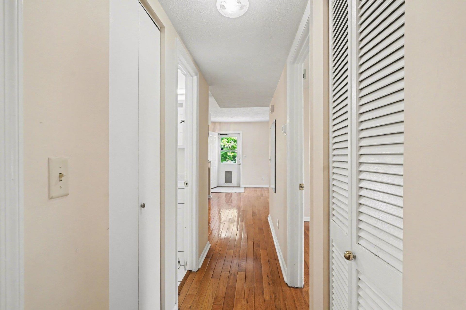 704 Wendy Ln. Photo 12