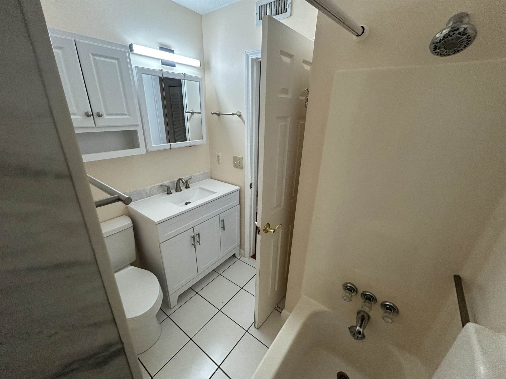 704 Wendy Ln. Photo 17