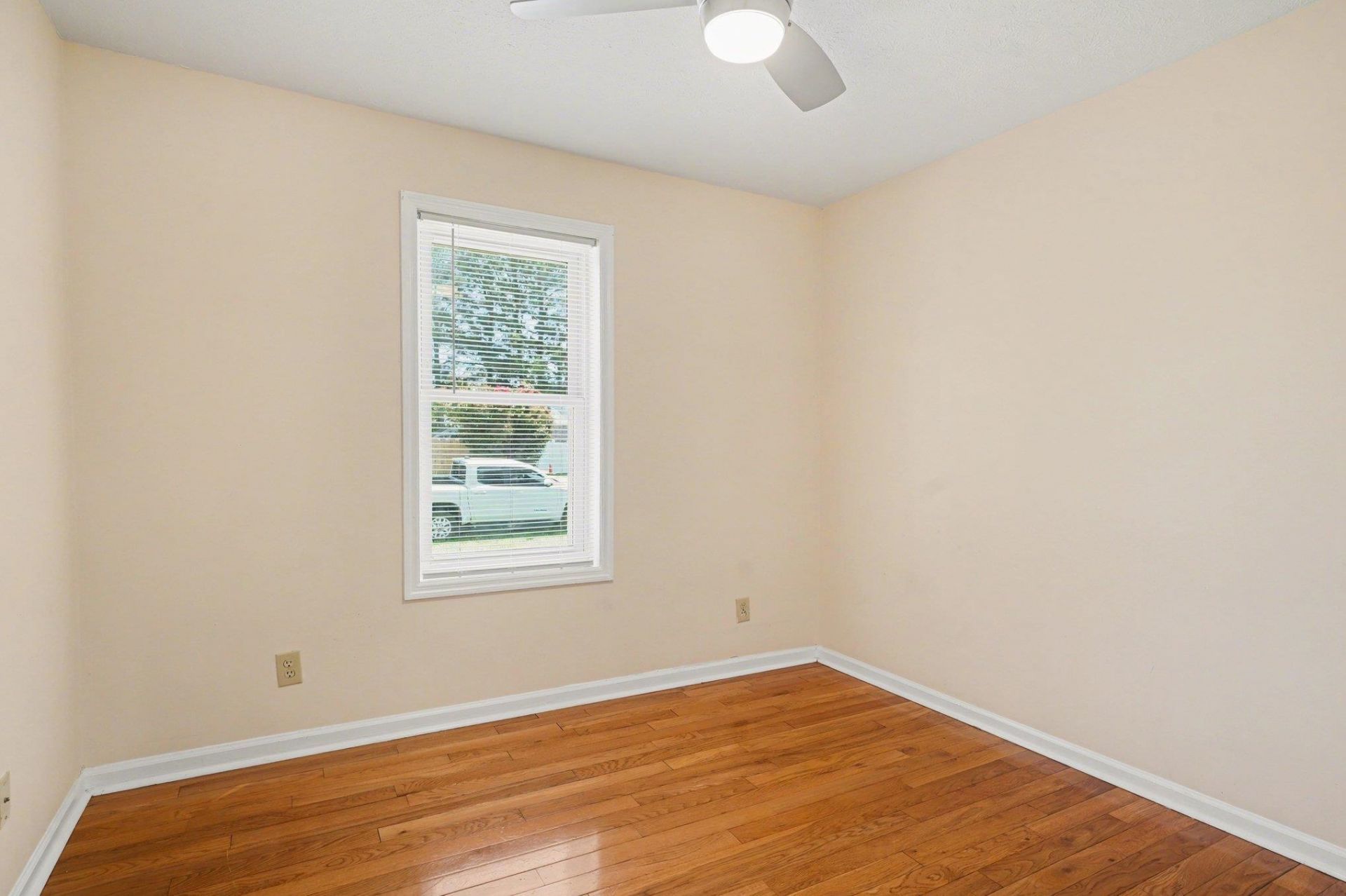 704 Wendy Ln. Photo 17