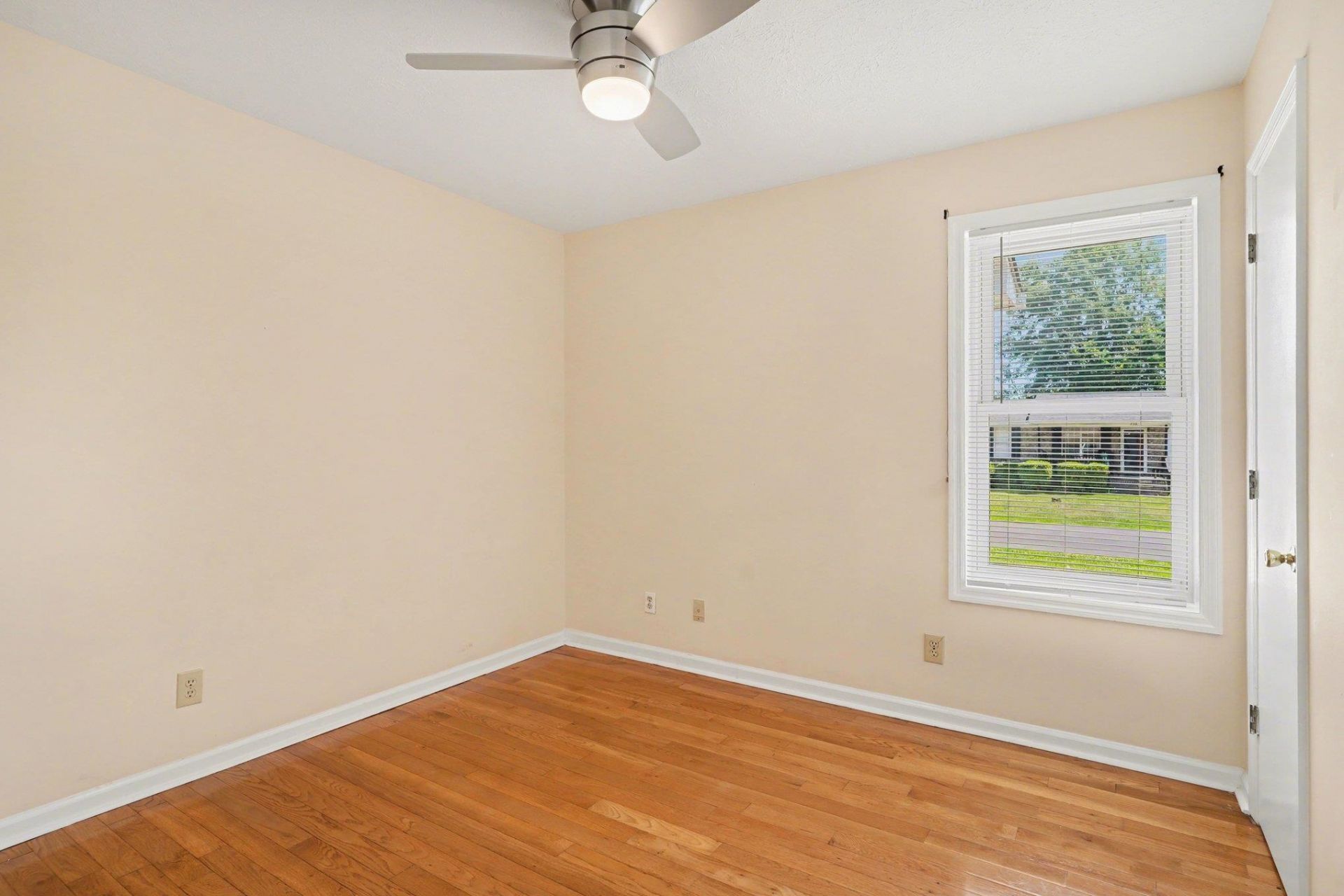 704 Wendy Ln. Photo 18
