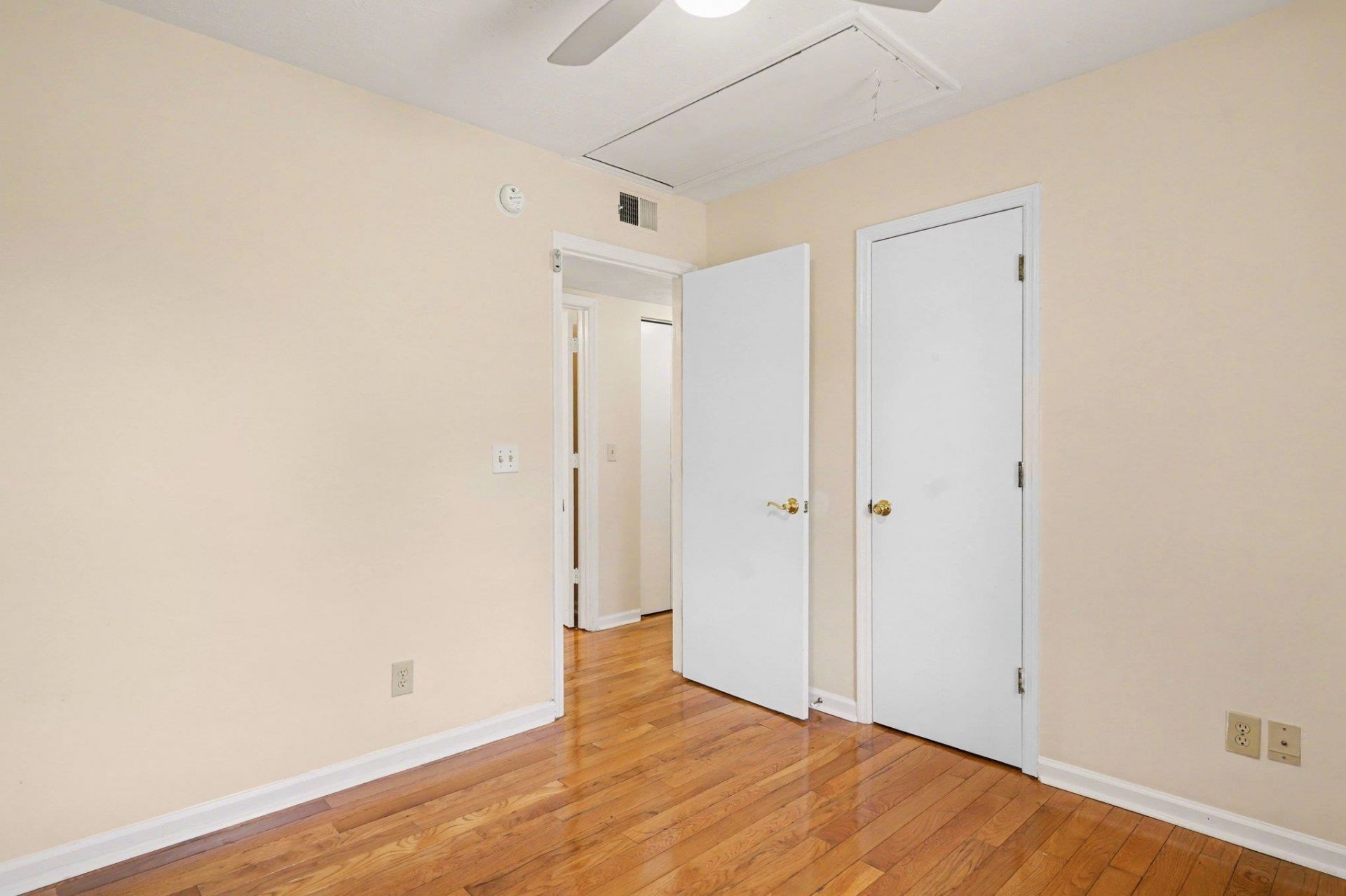 704 Wendy Ln. Photo 18