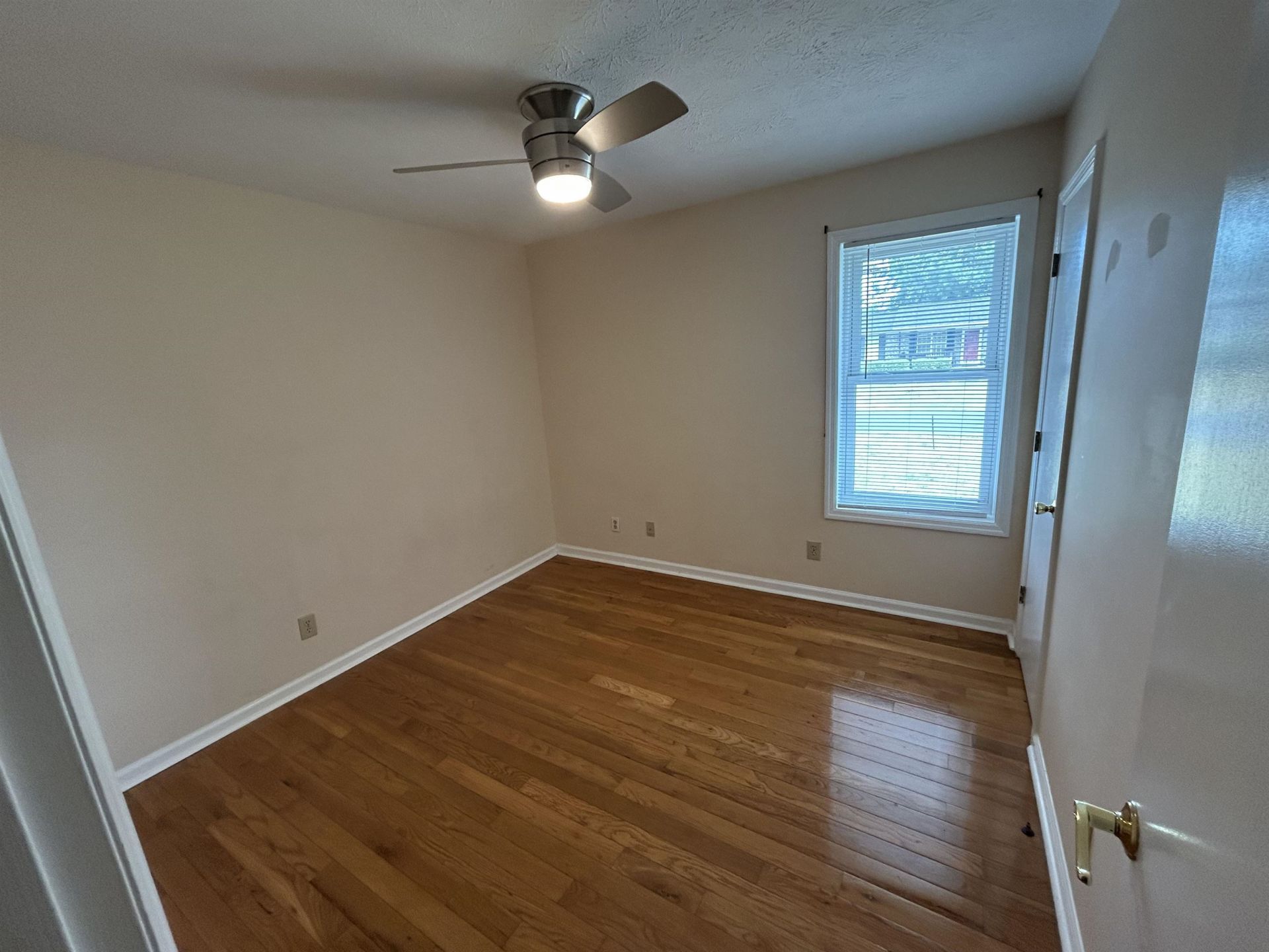 704 Wendy Ln. Photo 19