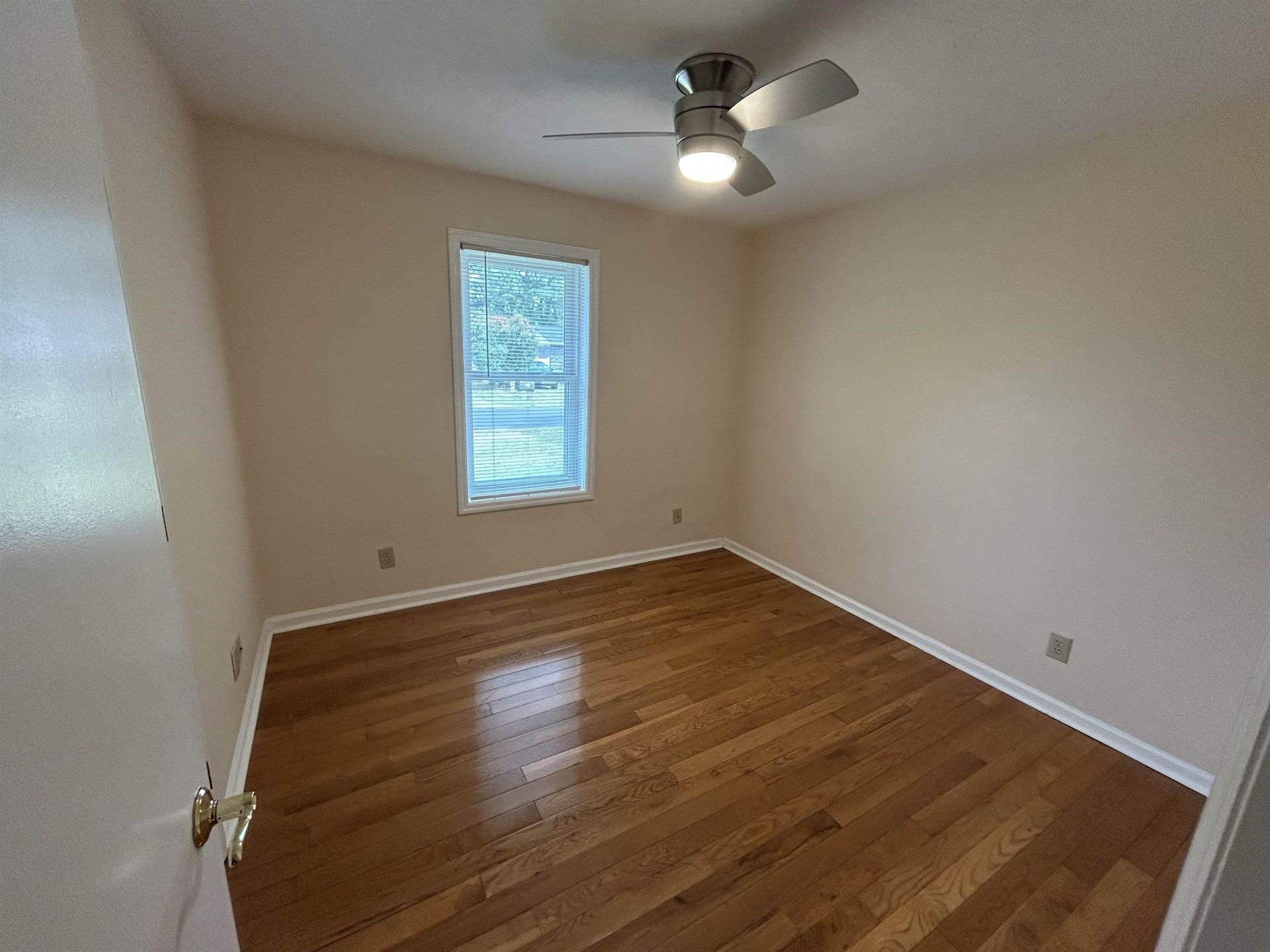 704 Wendy Ln. Photo 23
