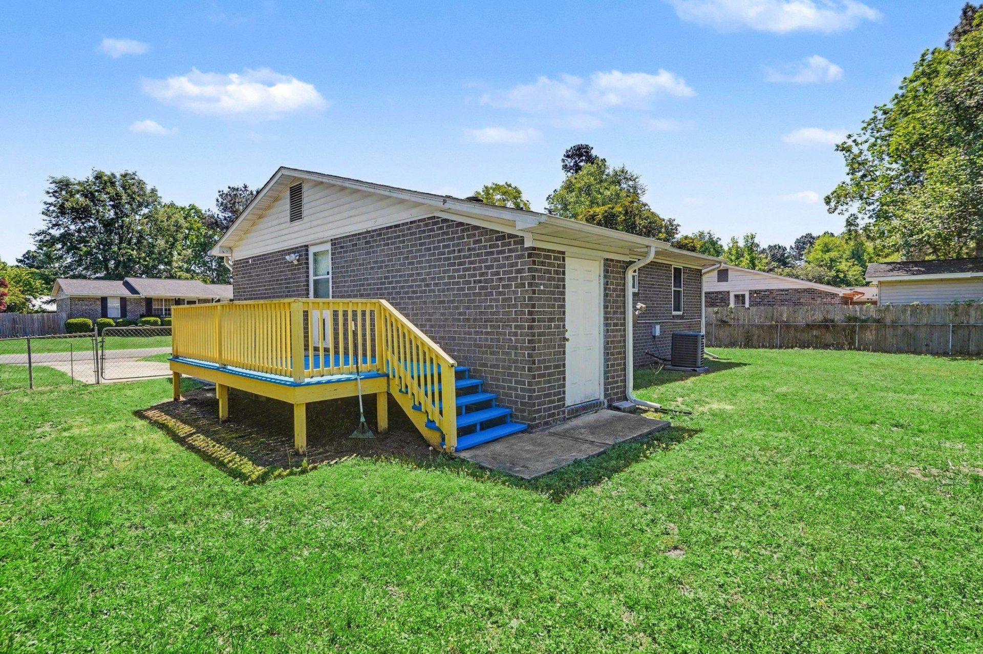 704 Wendy Ln. Photo 26