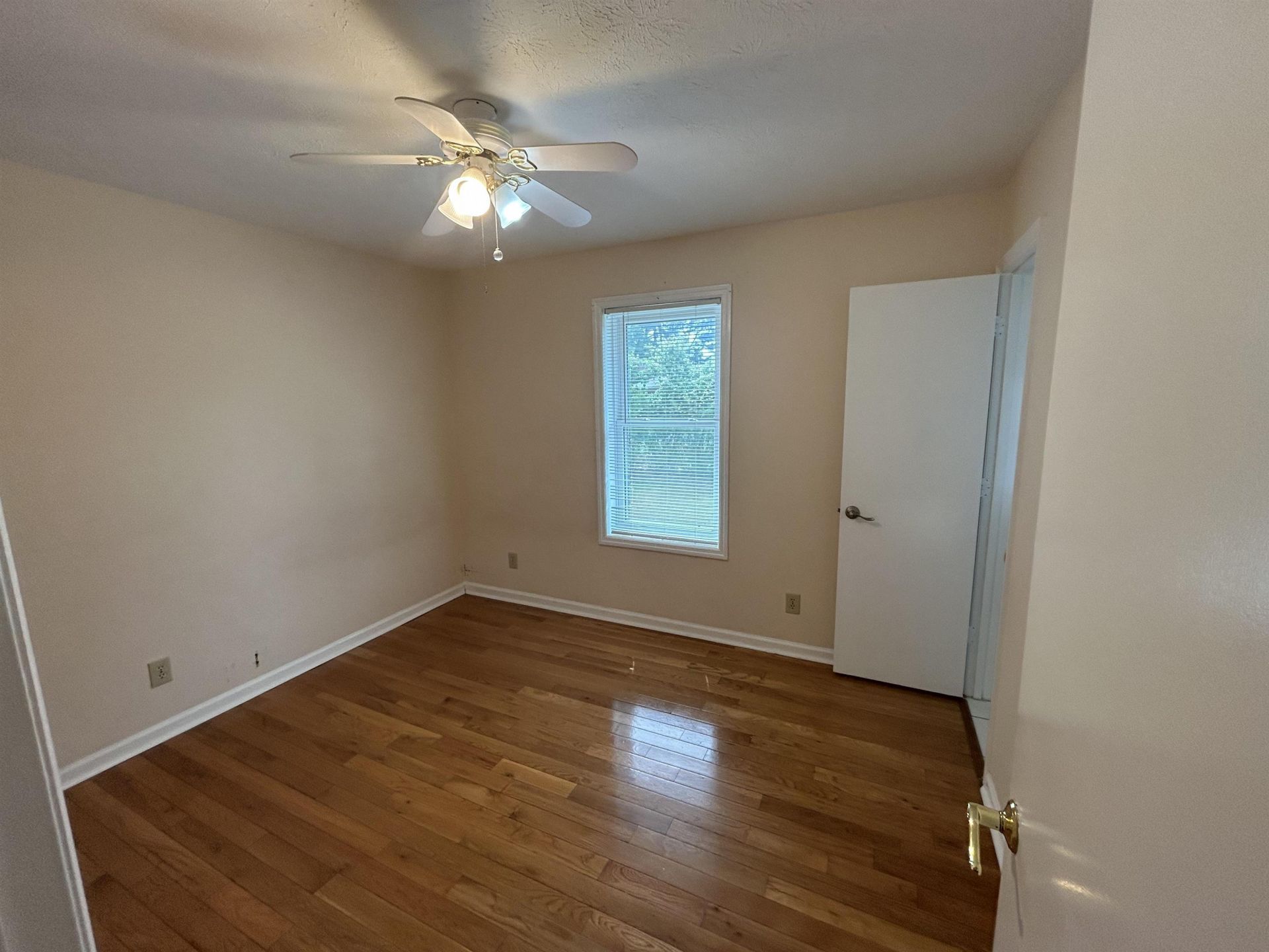 704 Wendy Ln. Photo 27