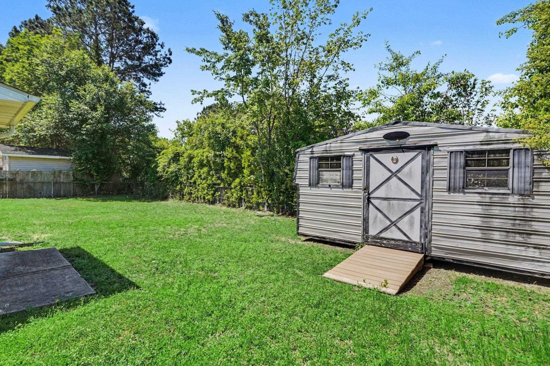 704 Wendy Ln. Photo 28