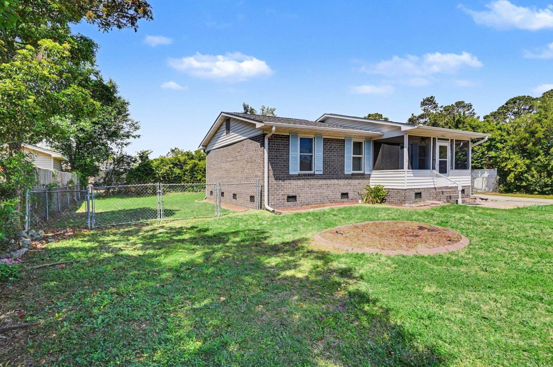 704 Wendy Ln. Photo 4