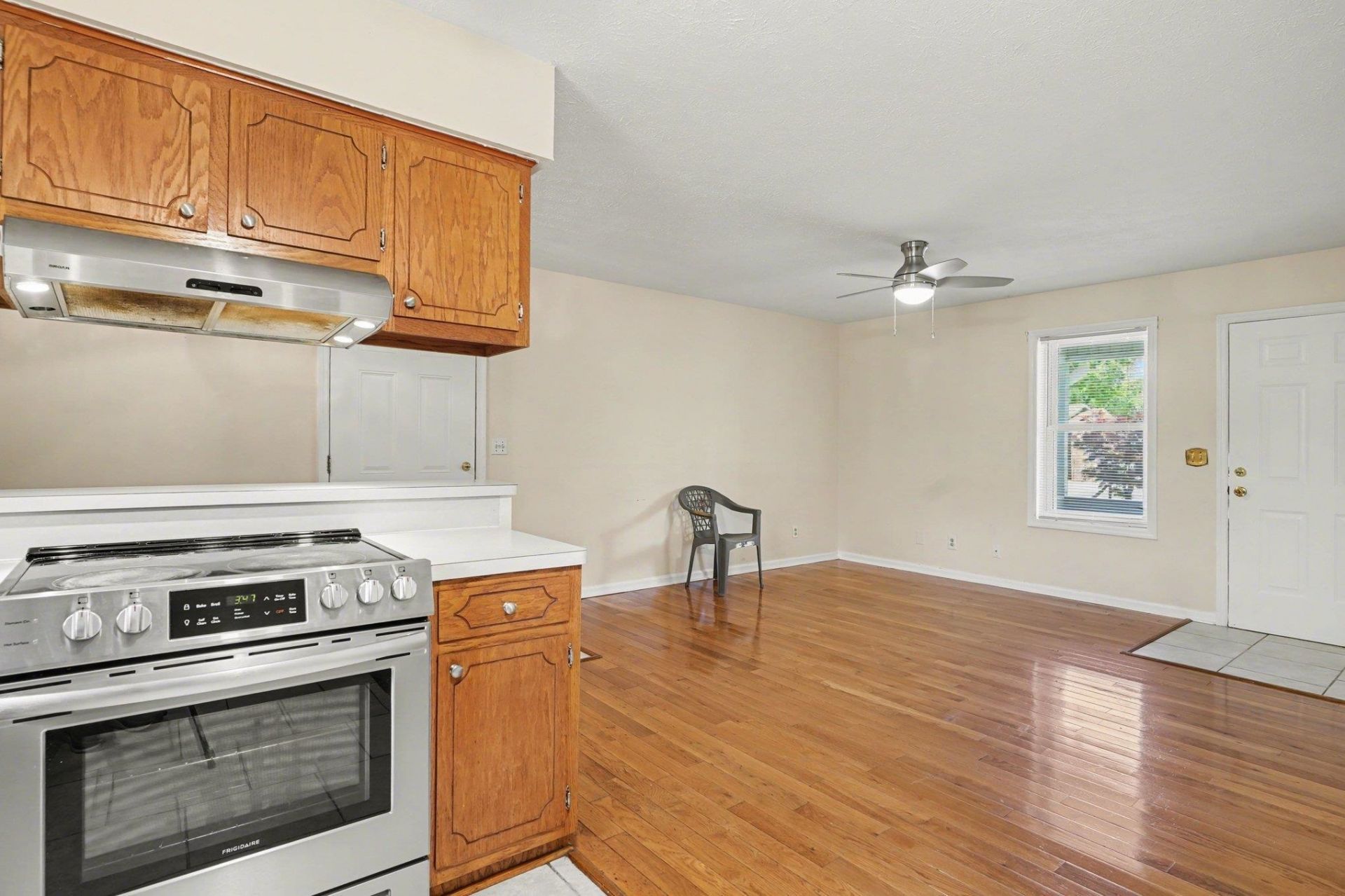 704 Wendy Ln. Photo 9